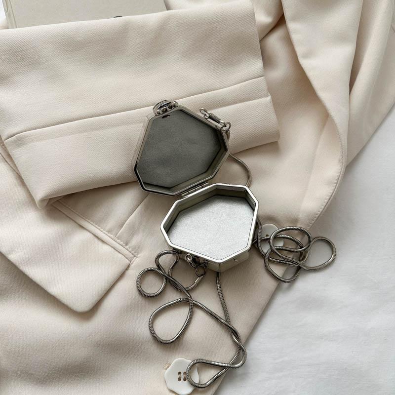 Persönlichkeit Mini Acryl Runde Kuchen Kleine Tasche Mädchen Mode Nische Alles Diagonal Zubehör Make-Up Tasche Designer Taschen