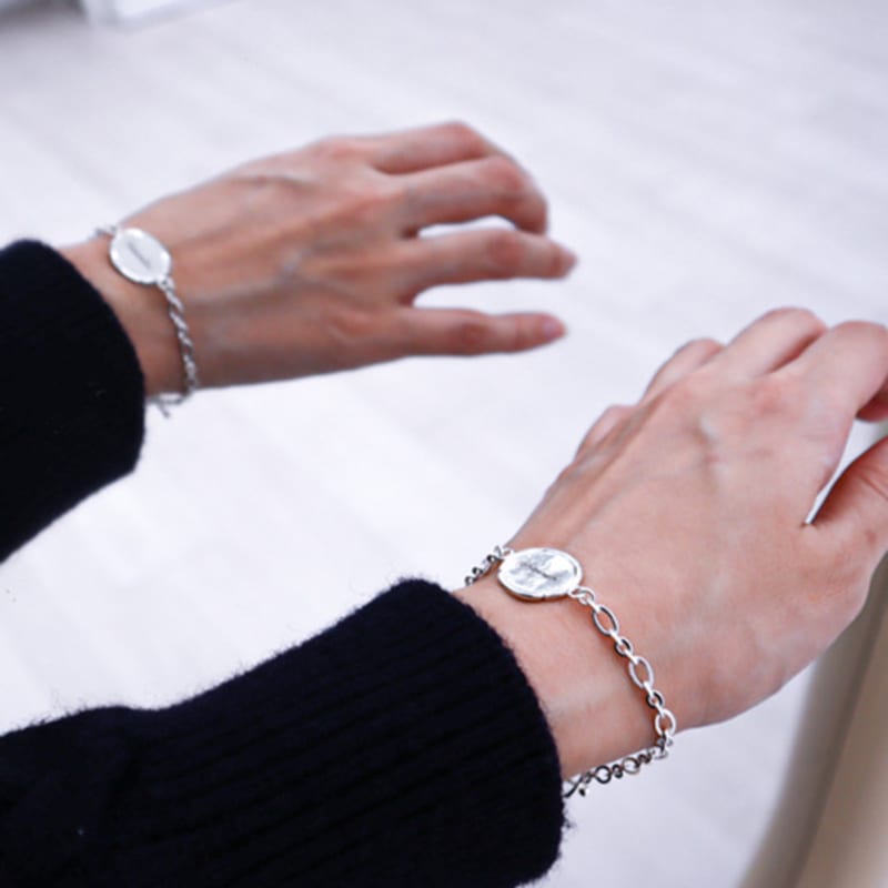 DENERJA OVAL CROSS-STITCH BRACELET