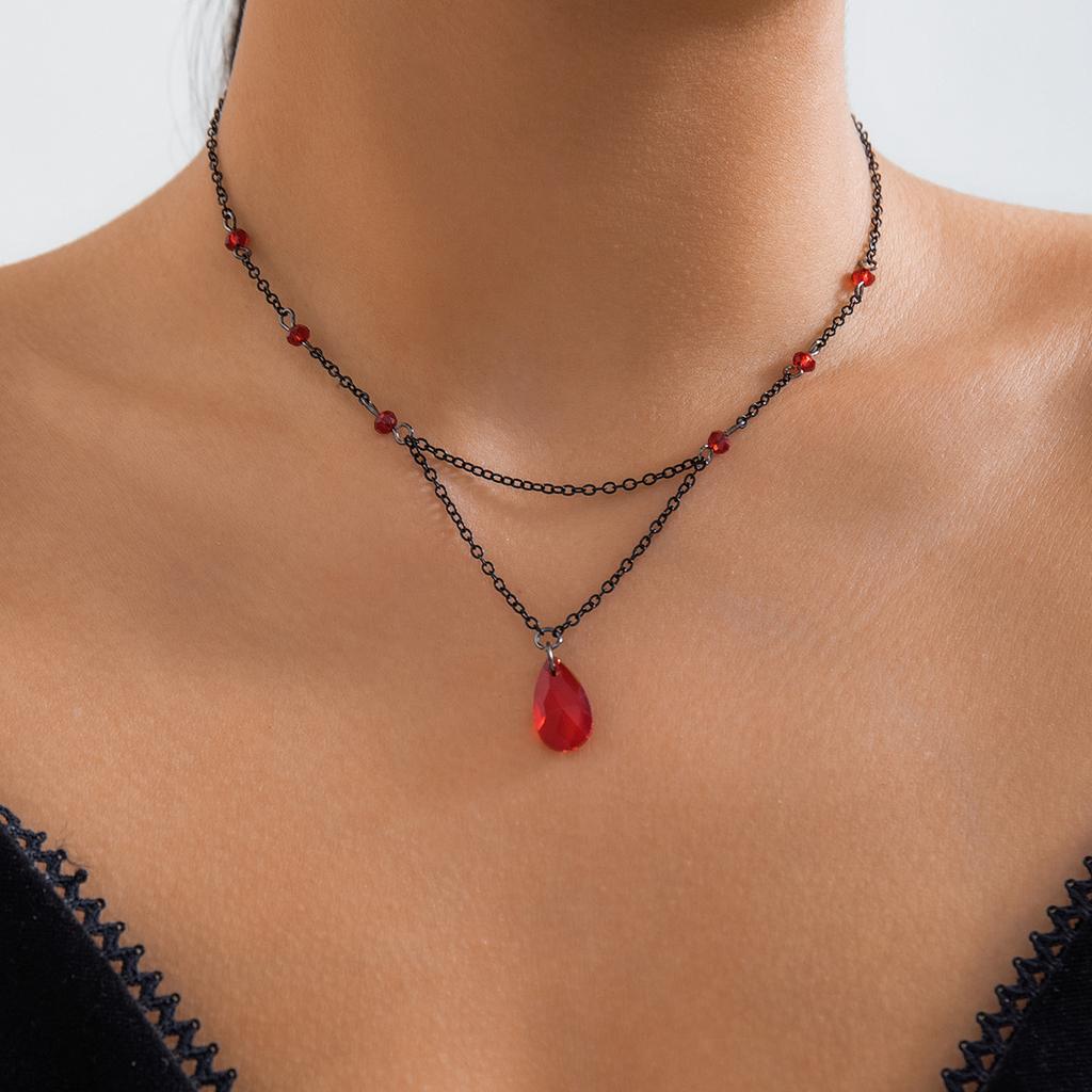 Vintage Gothic Blood Dripping Tassel Necklace Female, Simulation Blood Crystal Pendant Chain Clavicle Necklace