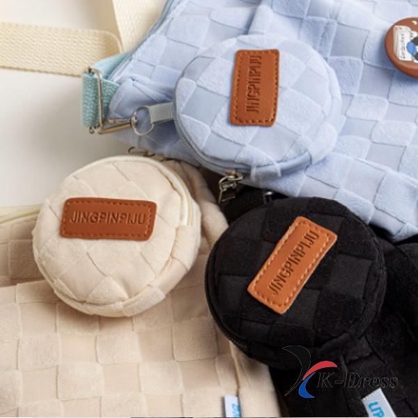 

Міні-сумка через плече з шахівницею (3 кольори) 32x23x9.5cm світло-синій колір