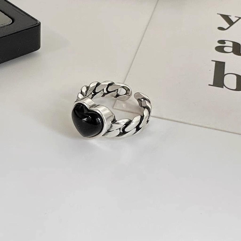 Chic Retro Black Onyx Heart-shaped Ring For Women Unique Adjustable Finger Jewelry