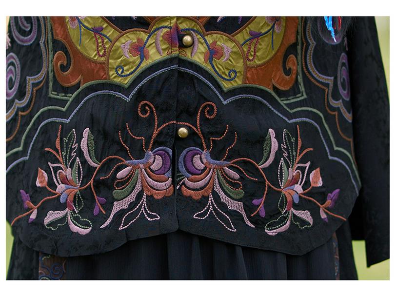 Women's Retro Yunnan Embroidered Sleeveless Cardigan Vest