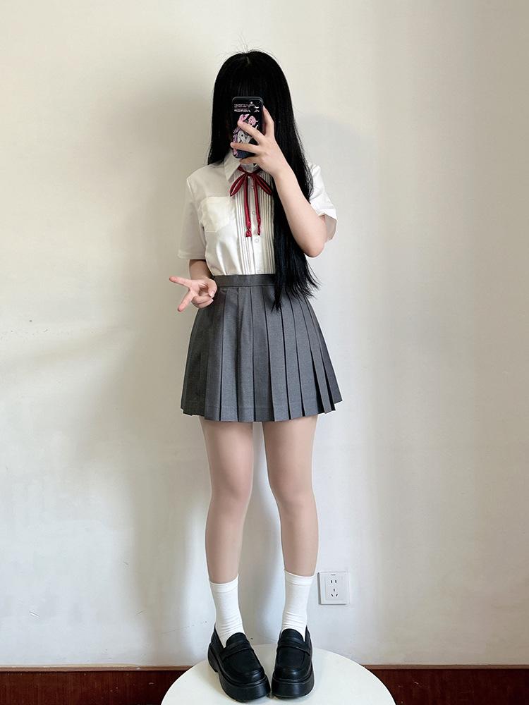 Women's Original Solid Color Pleated Skirt: Short, Medium, and Long Options for Student Graduation Photos