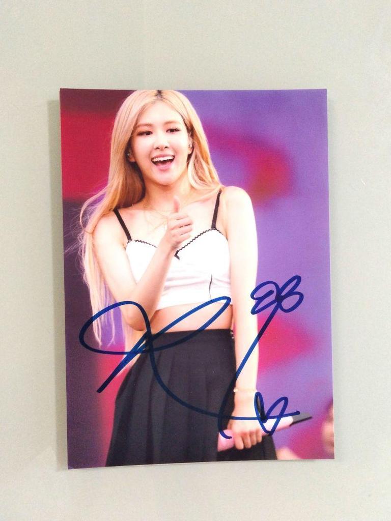 [USED] On Sale...Rosé Autographed 2L Size Photo...Rose...BLACKPINK...