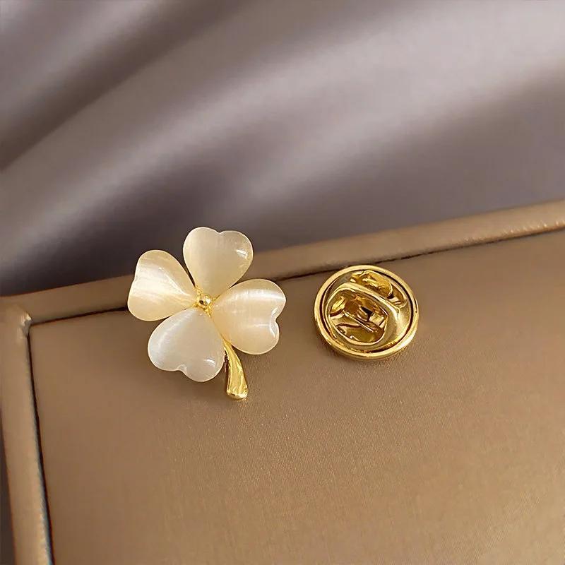 Mini Cute Opal Clover Flower Brooches for Women CZ Crystal Rhinestone Flower Lapel Pin Clothing Kawaii Korean Jewelry
