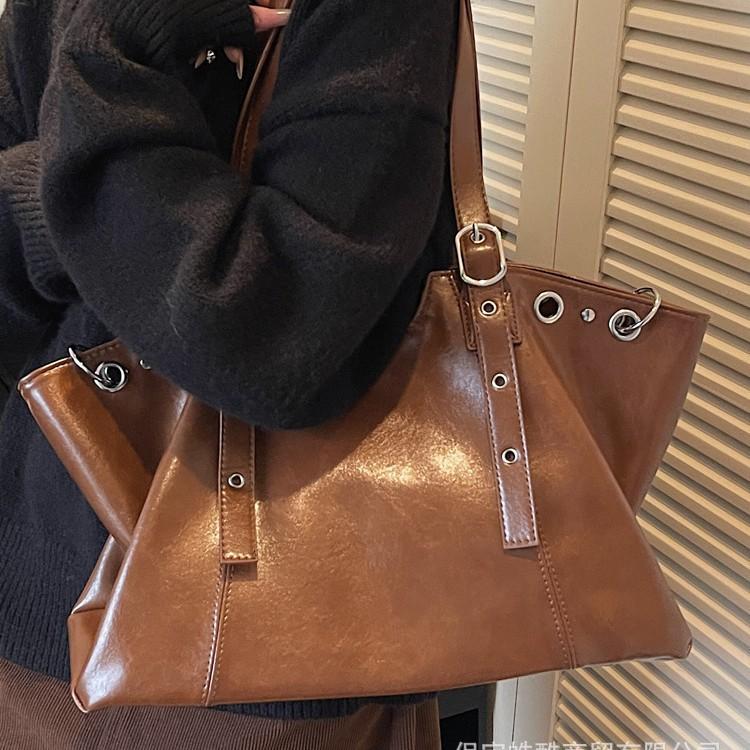 Niche Design Portable Tote Bag Women'S New Trendy Commuter Large-Capacity Bag High-End Shoulder Armpit Bag