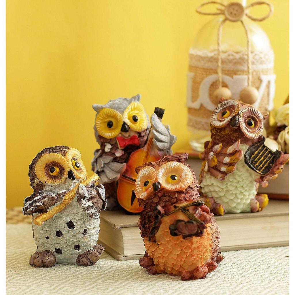 Set mit 4 Eulen, die Musikinstrumente spielen. Schaustückfiguren, Gartenstatuen, Dekorationsartikel für die Dekoration zu Hause und im Freien (Multicolor)