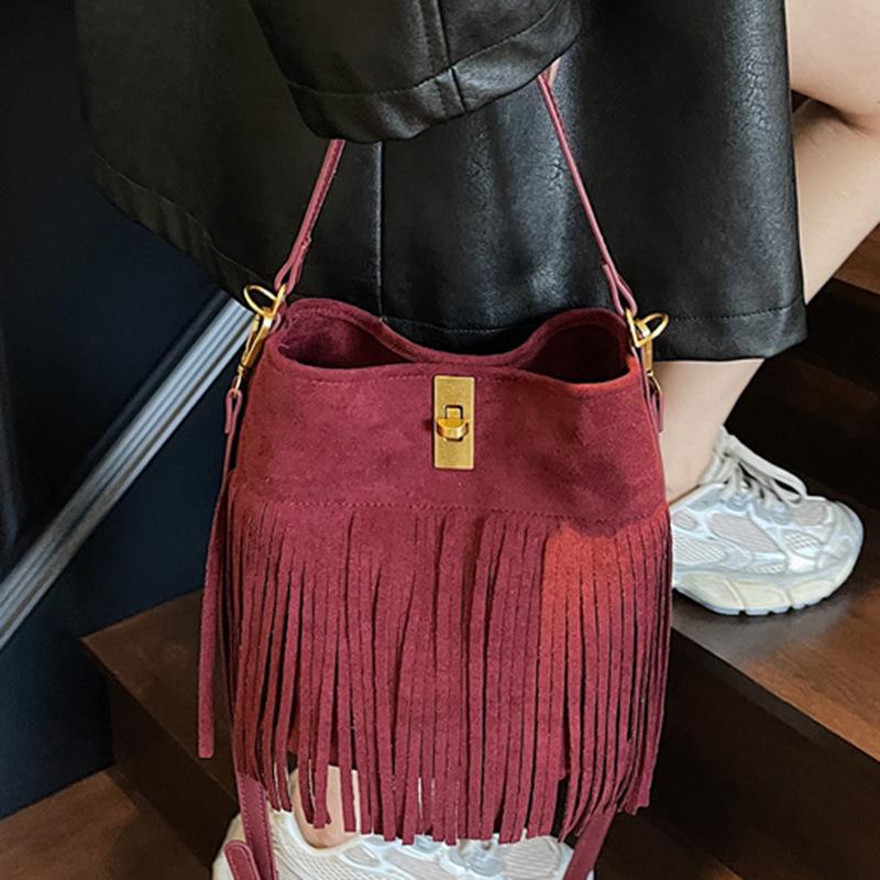 Bohemian Retro Fringed Bag Women's 2025 New Foreign Style Fashionable Shoulder Ethnic Style Travel Messenger Women's Bag