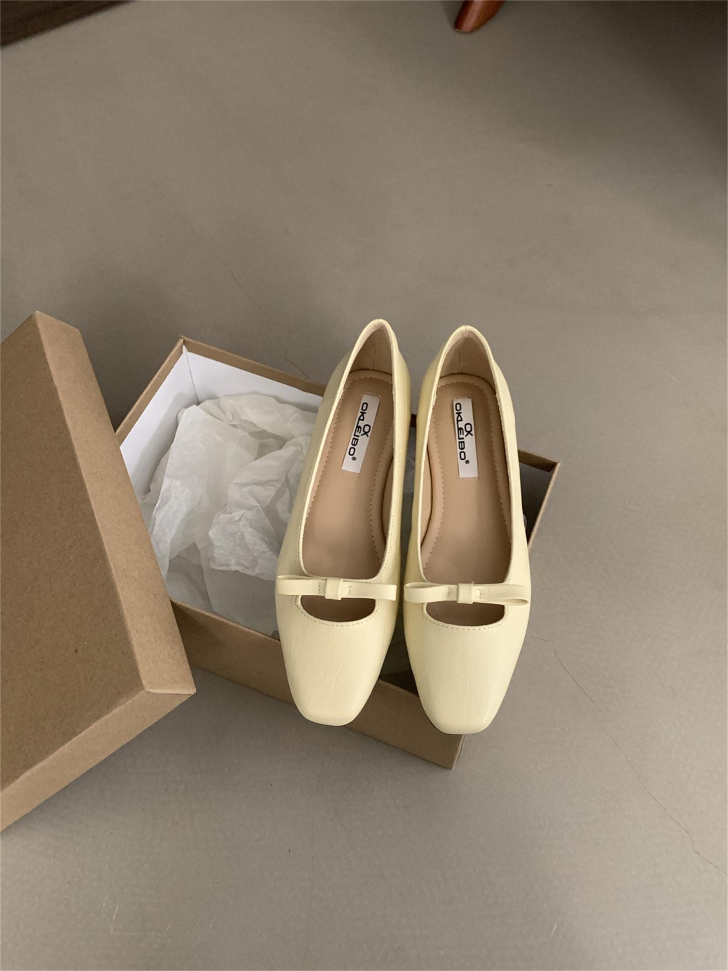 

Gentle fairy wind small red shoes round head shallow mouth bow thin belt hollow flat bottom laden shoes pregnant women grandma single shoes 39 жовтий