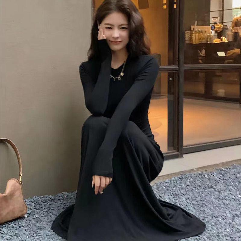 2025 Autumn/Winter Women s Slim Fit Long Knit Dress with Square Neck, Waist-Cinched, Elegant & Flattering Small