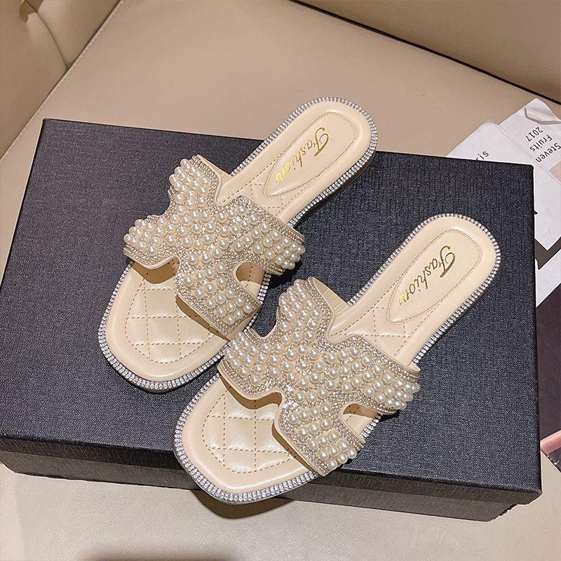 Slippers women's flat heel outer wear year summer beaded travel beach rhinestone flat sandals one word sandals commuter style