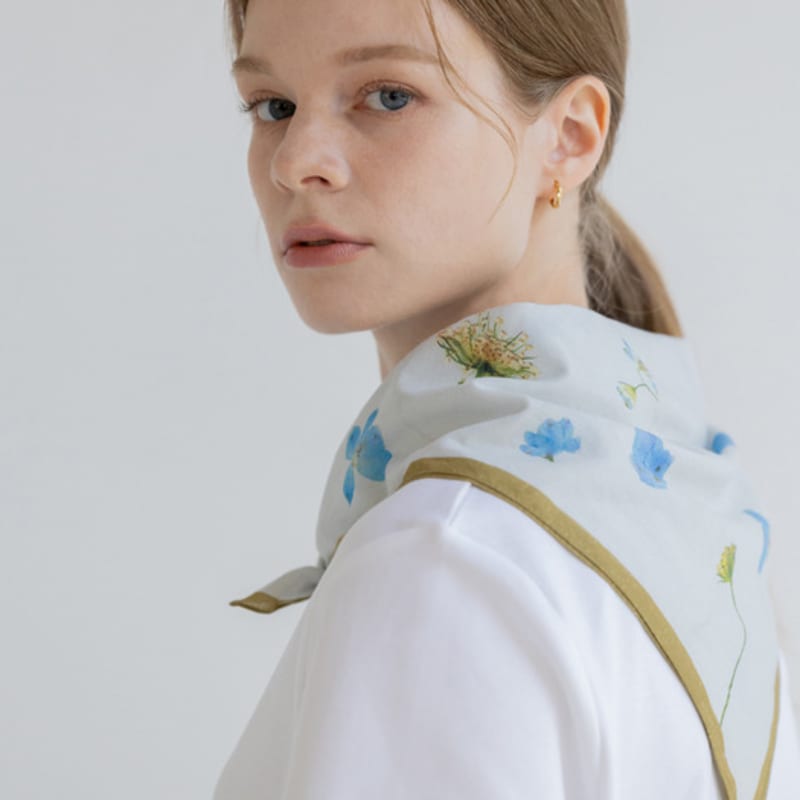BASKISS Pressed Flower Scarf - Skyblue