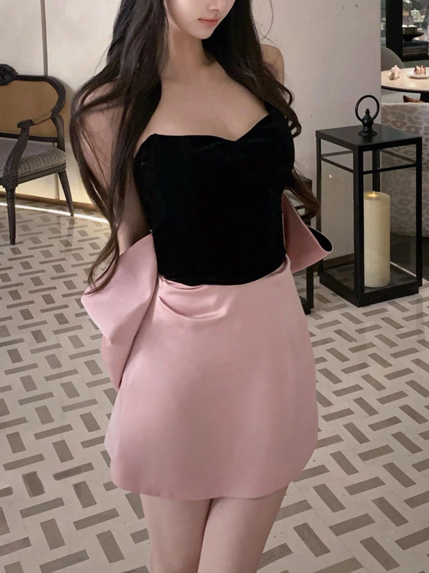 

Little Chu: Adorable Strapless Cat Dress with Oversized Bow and Color-Block Design Small