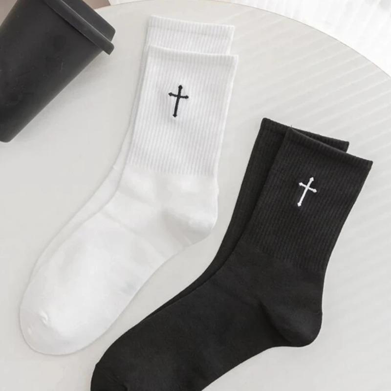 

Black White Cross Mid Length Socks Classic Patterns Men Women Sports Fashion Sweat-absorbing Comfortable Women s Socks One Size білий