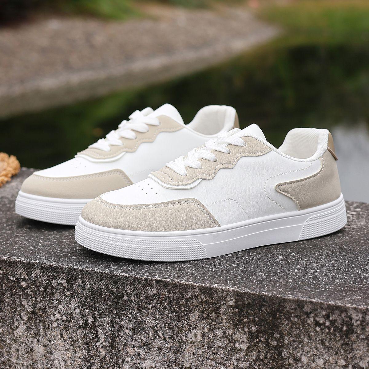 

Versatile Plus Size Height-Increasing Lightweight Sneakers, Unisex White Shoes for Students, Ready Stock 37