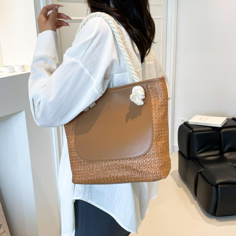 Simple and fashionable largecapacity bag women's summer new trend woven shoulder bag fashion casual bucket bag