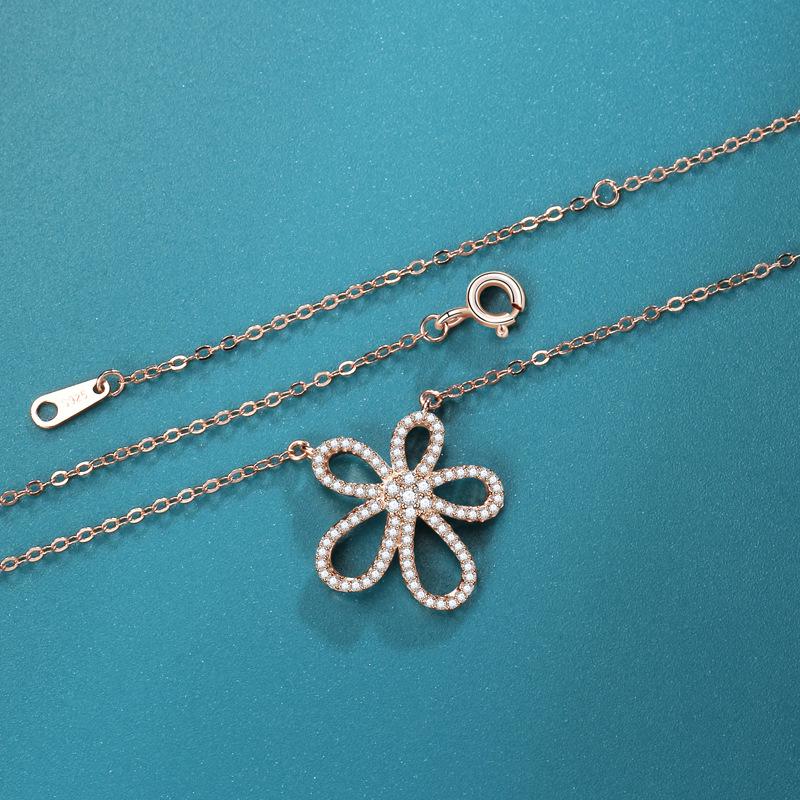 Born Like Summer Flower Necklace Female Mori Small Fresh Niche Delicate Hollow Flower Pendant Necklace