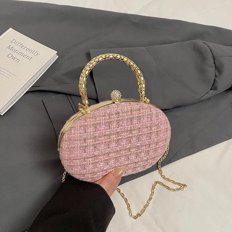 

This year s popular bags 2025 spring and summer new European and American fashion bright star shoulder bag women s chain messenger box bag розовый