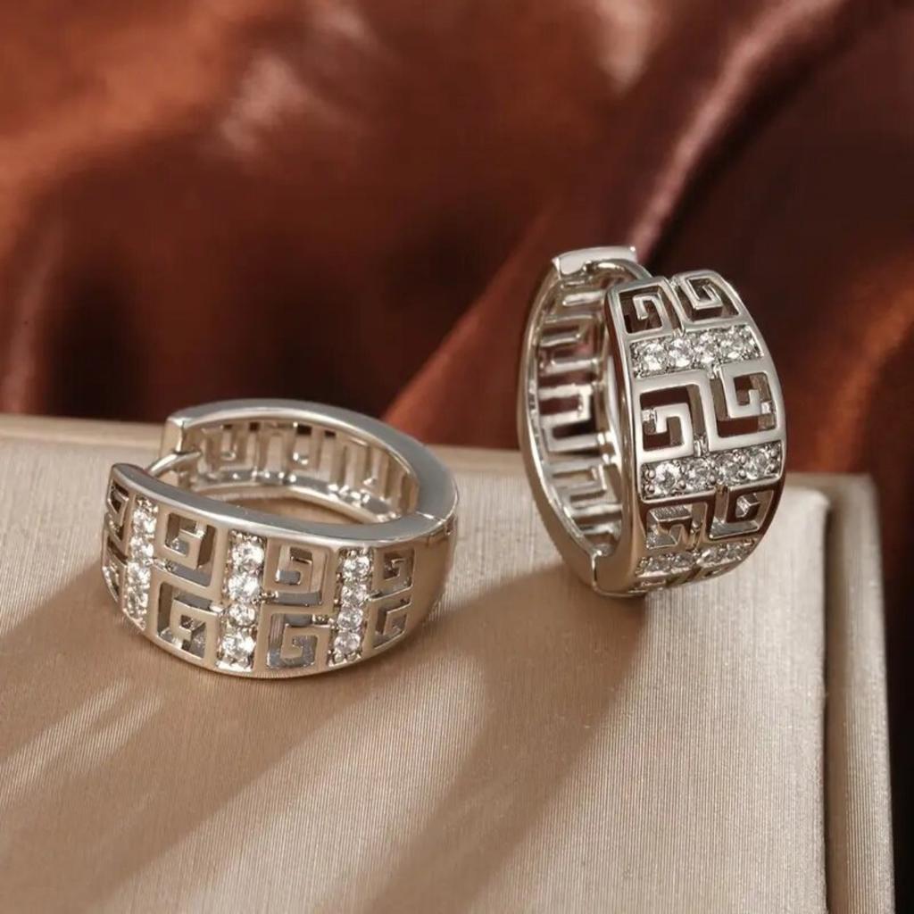 Geometric Pattern Sparkling Hoop Earrings for Women Elegant Hollow Out Round Earrings Fashion Daily Party Jewelry