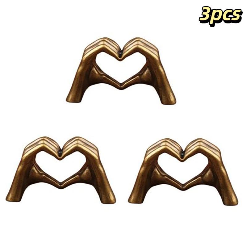 Vintage Brass Heart-Shaped Hand Statue, Love Hand Sculpture Model Ornament Home Office Desktop Decor