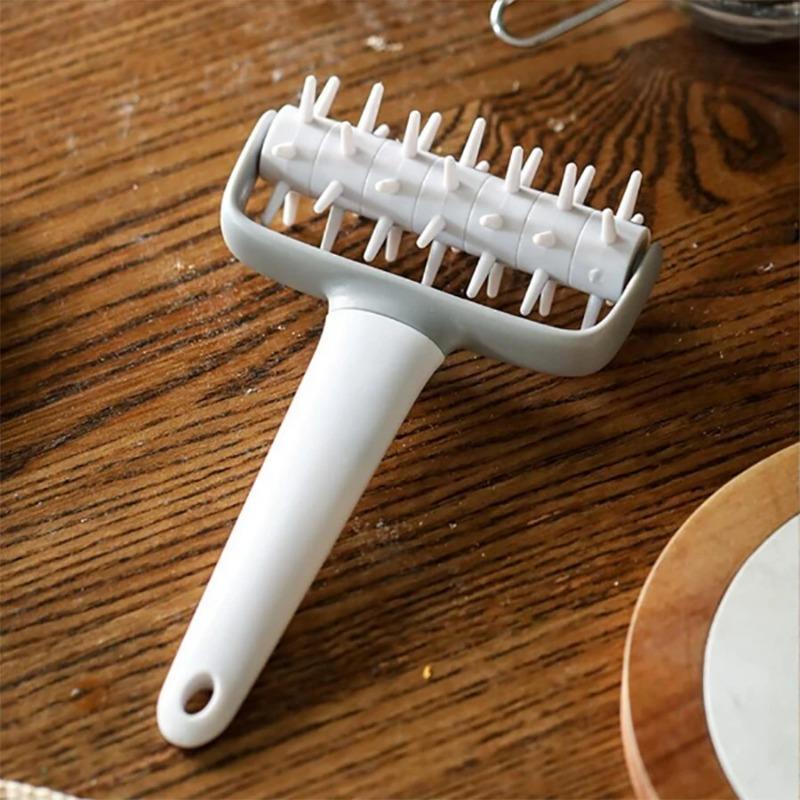1PC Pizza Dough Punch Roller Needle –PP Dough Ventilation Tool for Baking Pizza, Bread, and Cookies – Essential Baking Accessory