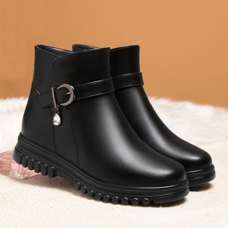 autumn and winter velvet leather shoes brown flat-soled short boots     elderly short boots children's winter shoes soft leather cotton shoes