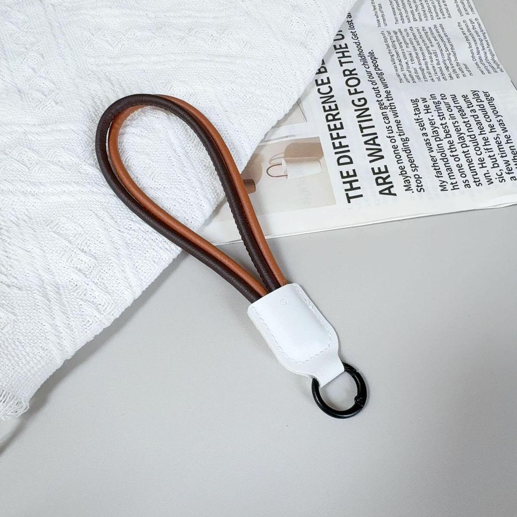 In-Stock Two-Tone PU Leather Short Lanyard for Phone Cases, Handbags, and Keychains – Stylish, Personalized, Versatile.