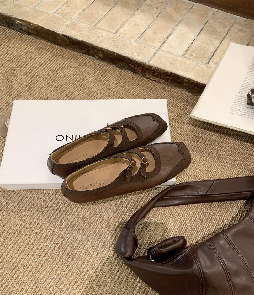 Spot~ Flat bottom versatile word with ballet single shoes women 2025 new retro square head Mary Jane small leather shoes women