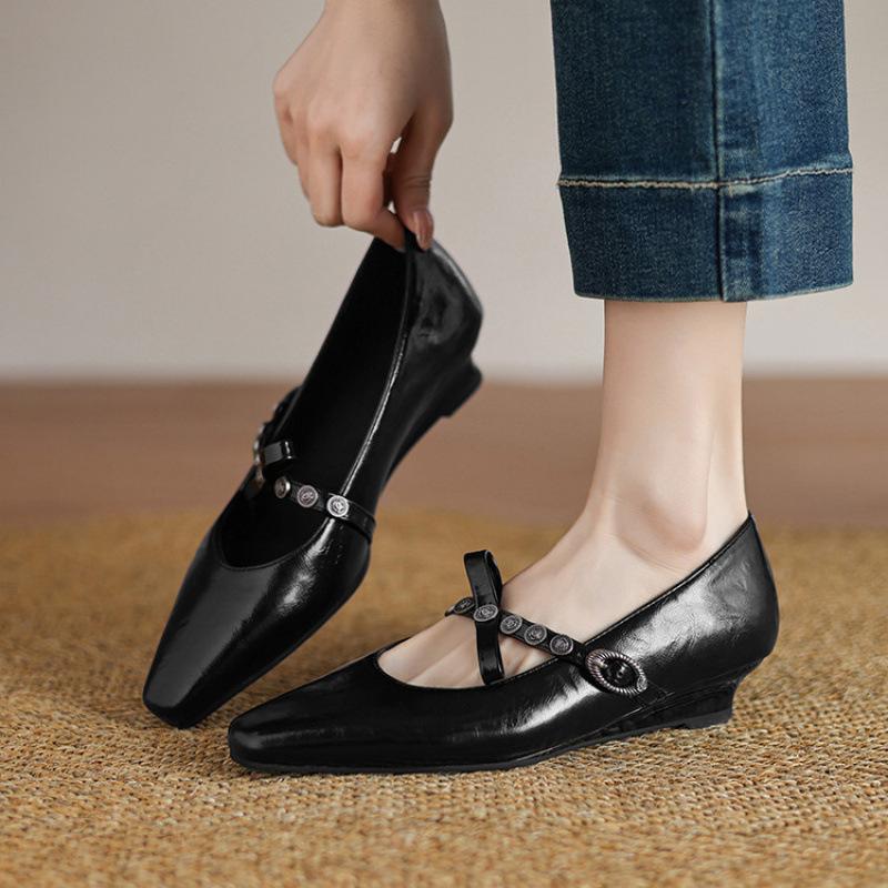 

New shallow mouth one-pedal women s shoes casual flat shoes women s foot cover pointed four seasons wear leather shoes black women s single shoes 39 чёрный