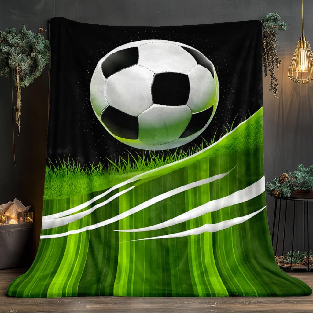Fotbalový míč Fotbalové hřiště Zelená tráva Sportovní téma Deka Flanelová měkká Přehoz Přikrývka na postel Dárek pro sportovního fanouška Dekorace do dětského pokoje