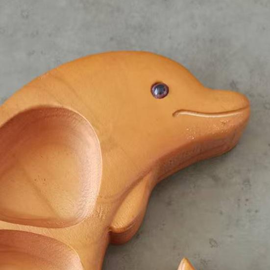 Trä Charkuteribräda Delfinformad Ostbricka Fruktserveringsfat med 3 Fack Roliga Delfinköksredskap för Strandfester