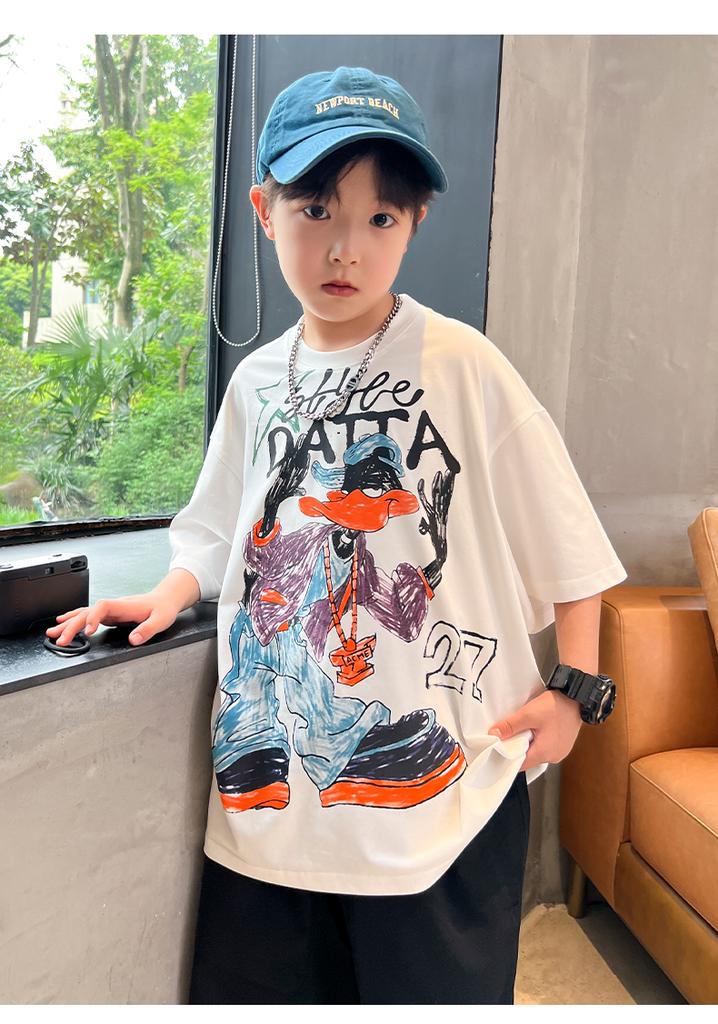Boys' summer outfit white short sleeved T-shirt 2026 new style children's summer loose fit mid size children's summer top