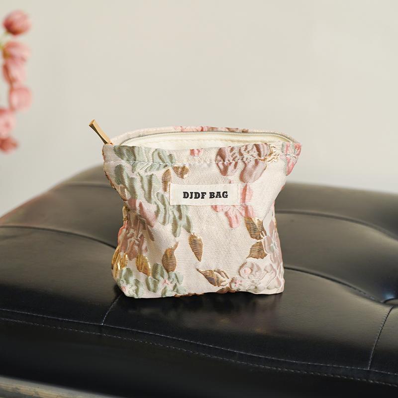 Women's Cosmetic Bag Small Vintage Purple Flowers Cosmetics Lipstick Storage Bag Portable Coin Purse Commuter Card Holder