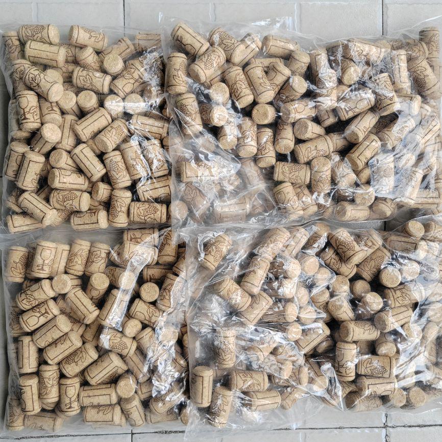 Hochdichte Natur-Synthetik-Korken für Wein- und Champagnerflaschen