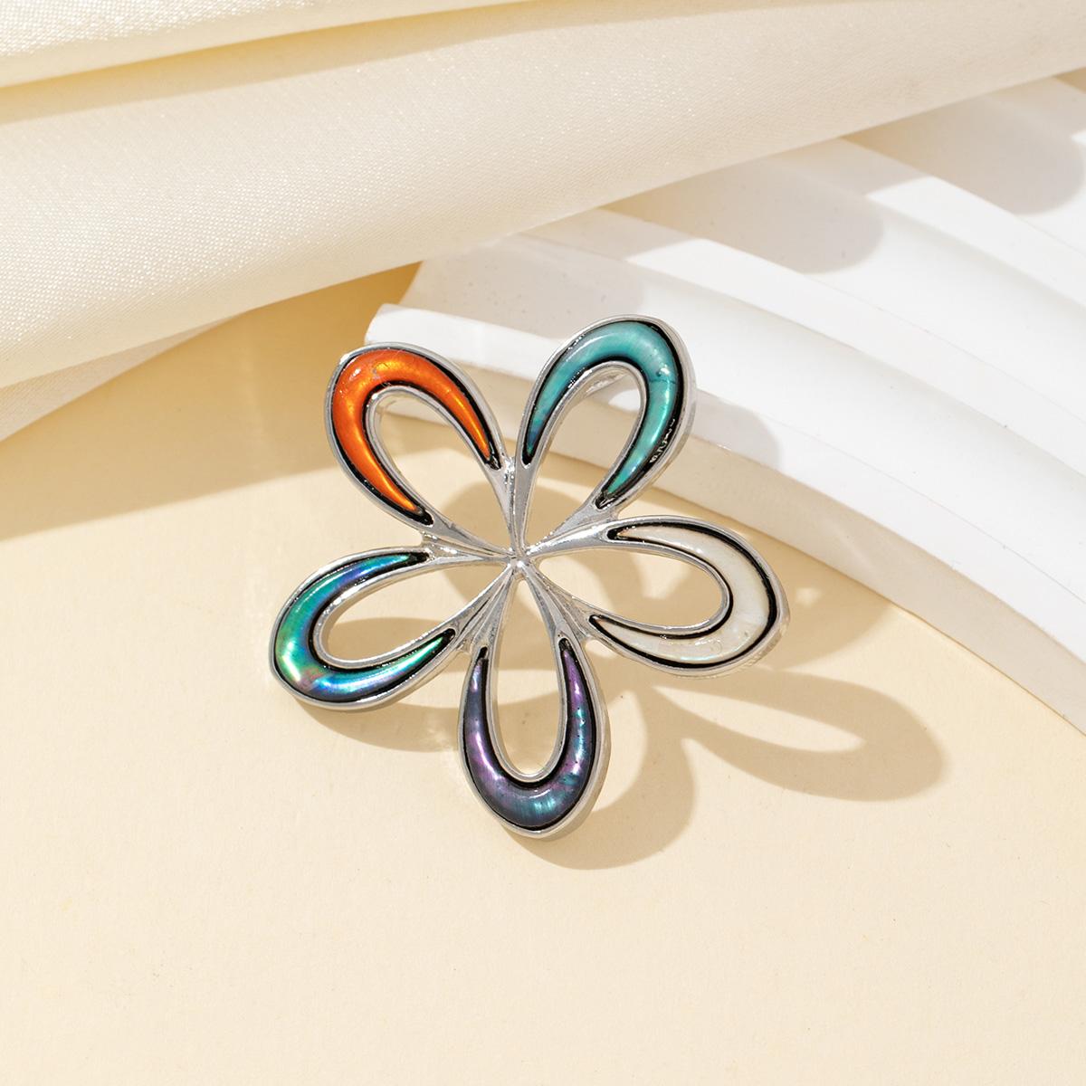 

Summer Style Women Brooches Natural Shell Exquisite Brooch 38x38mm For Dress Coat Jewelry Accessories 38x38mm