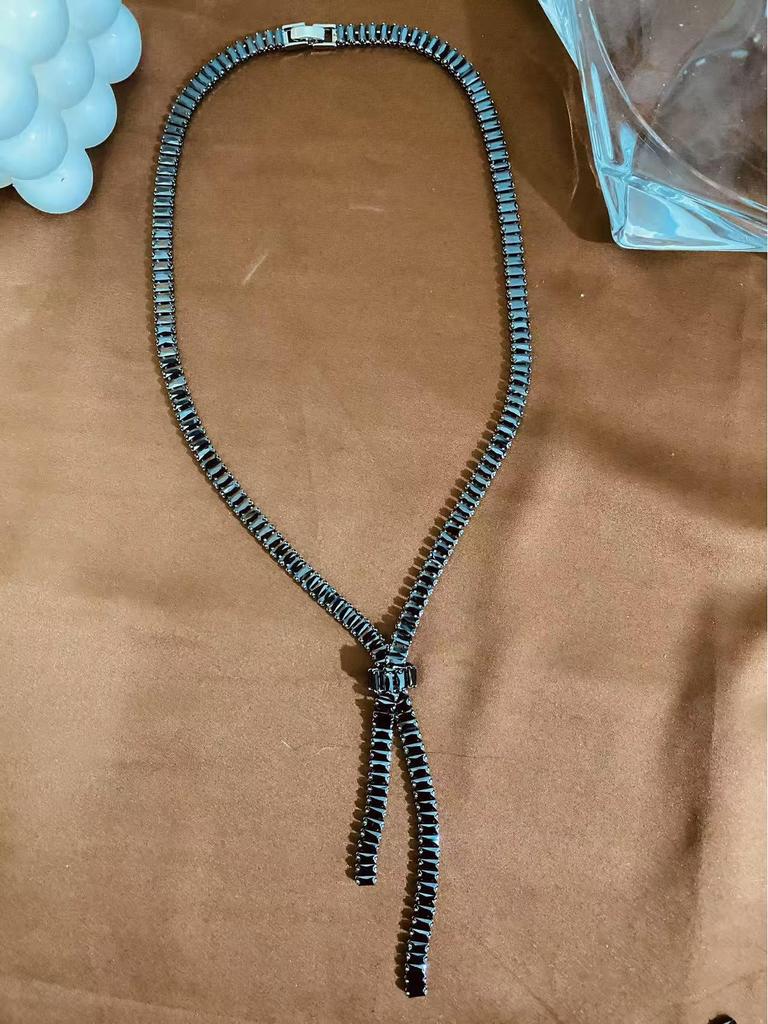Ensemble collier et boucles d'oreilles à pampilles en zircon: Accessoires de Chaîne de Clavicule Haut de Gamme Chic Européen-Américain pour Femmes