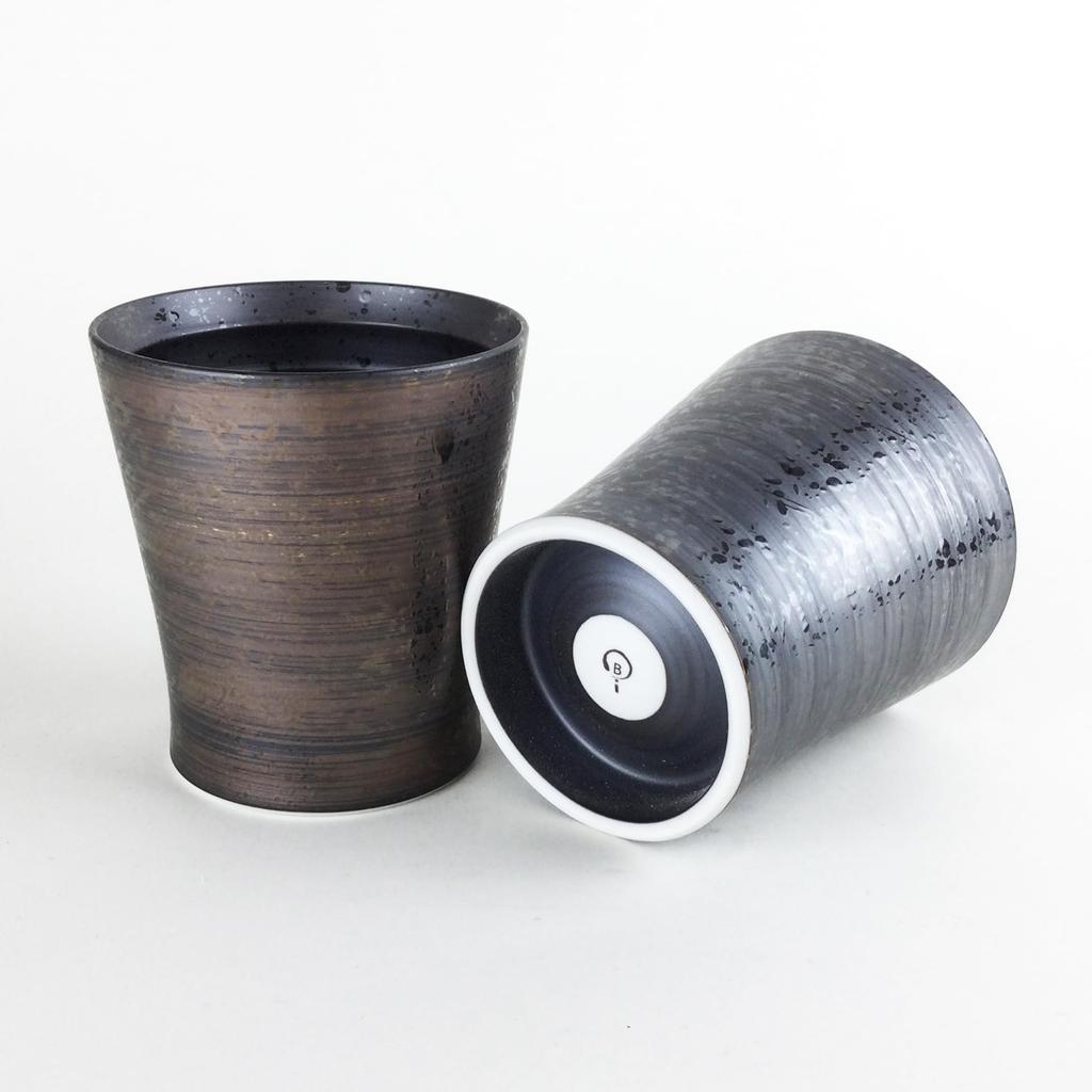 A pair of shochu a perfect retirement gift for expressing Arita ware kirin gold and silver set of presented in a wooden glasses, gratitude. design,