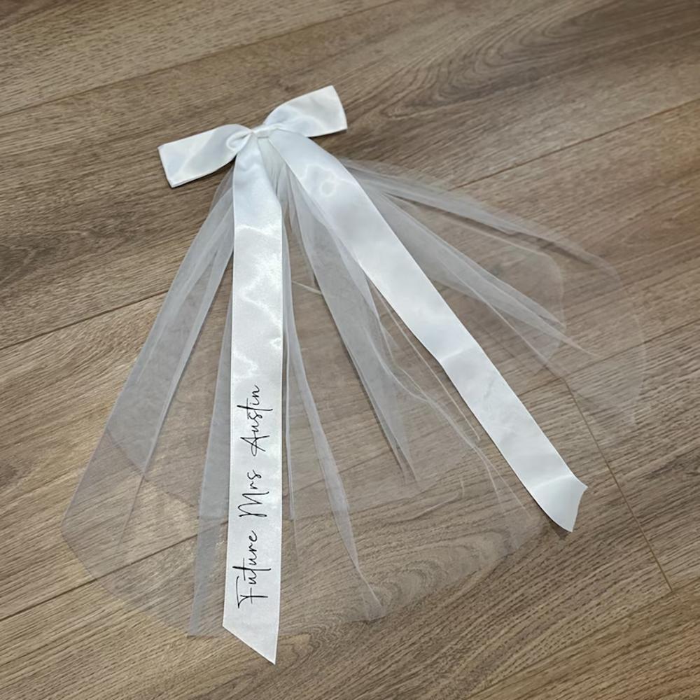 Personalisierter Brautschleier Junggesellinnenabschied Schleife Schleier Zukünftige Frau Geschenk Braut Zubehör Hochzeit Verlobung Brautparty