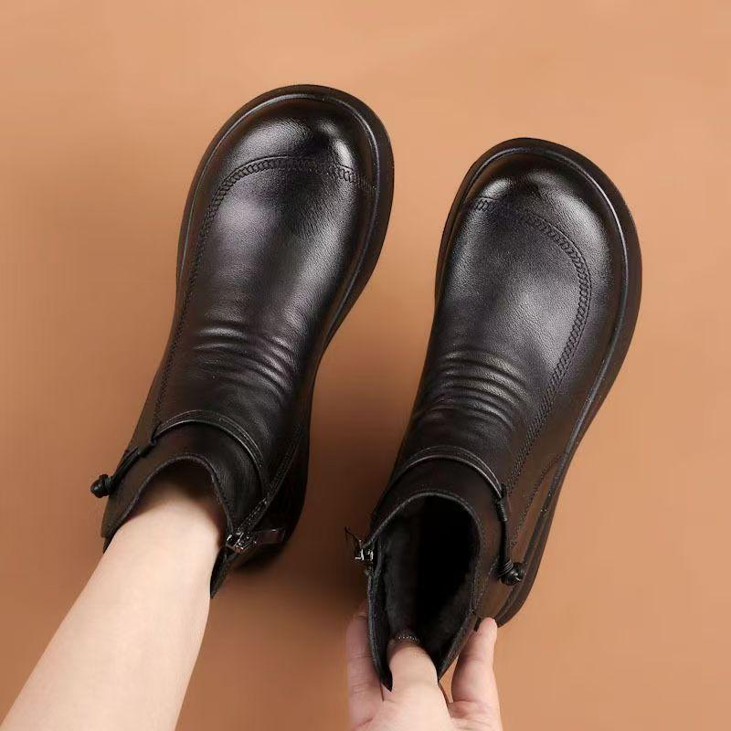 Women Winter New Real Leather Ankle Snow Boot Thick Sole Non Slip Plush Keep warm Middle Aged And Elderly Flat sole Cotton Boots