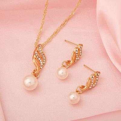 2 Teile/satz Frauen Schmuck Set Imitation Perle Strass Intarsien Halskette Ohrringe Set Hochzeit Zubehör