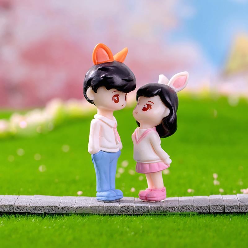 Sweety Lover Couple Chair Figurines Miniatures Fairy Garden Home Decor Desk Garden Decorative Craft Resin Craft Scene Decoration