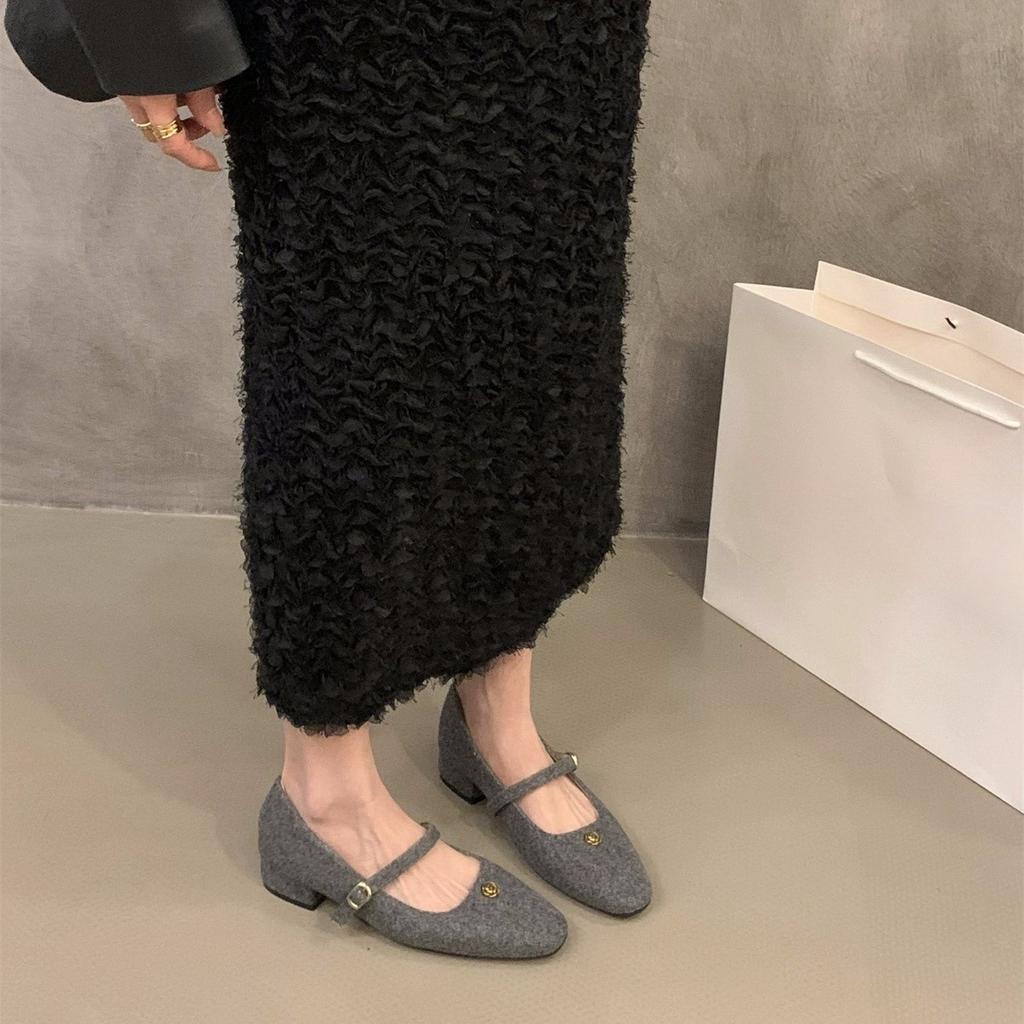 Francuski gruby obcas małe pachnące zamszowe szare pojedyncze buty buty damskie 2024 wiosna i jesień ze spódnicą buty wieczorowe Mary Jane