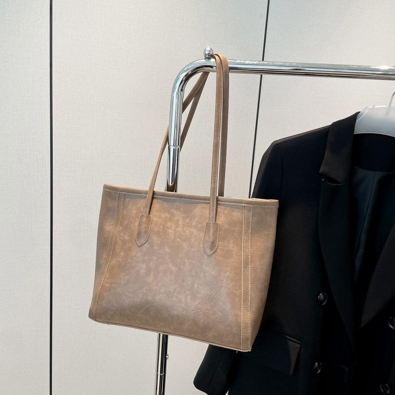 

Сумка большой вместимости женская 2025 новая студенческая классная сумка ретро универсальная сумка через плечо сумка-тоут