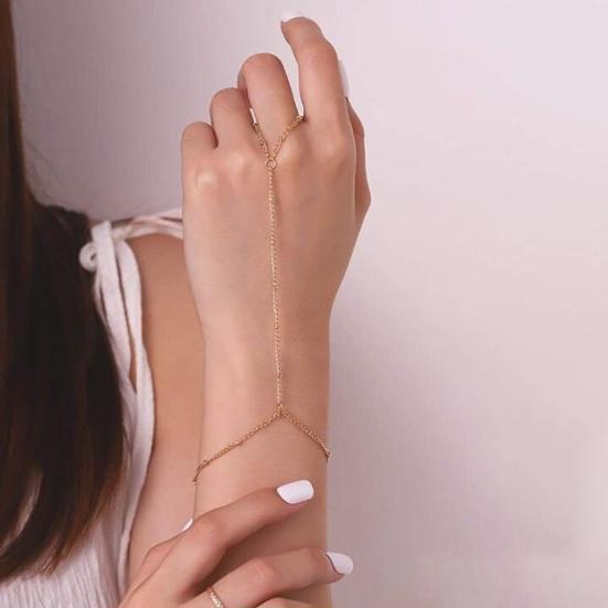 Bracelet pour femme, anneau intégré en alliage, chaîne de main rétro, anneau creux, anneau de doigt, bracelet esclave, bijoux de plage bohème, cadeau