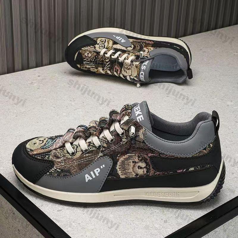 Men Sneakers Fashion Breathable Mesh Thick Sole Sports Casual Board Shoes Mens Slip-on Anti-Slip Running Shoes Zapatillas Hombre