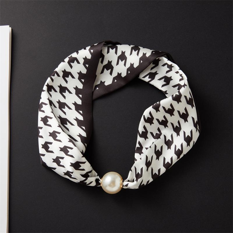 Magnetic Buckle Pearl Necklace with Silk Scarf – Fashionable, Versatile Spring/Summer Accessory for Women