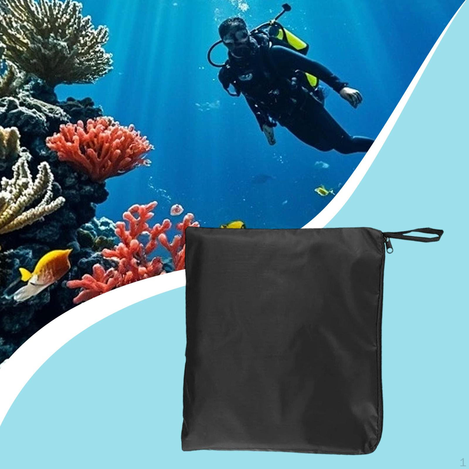 

Compact And Foldable Waterproof Bag, Made of Oxford with Zipper, Ideal As An Organizer for Rain 34cmx29cm