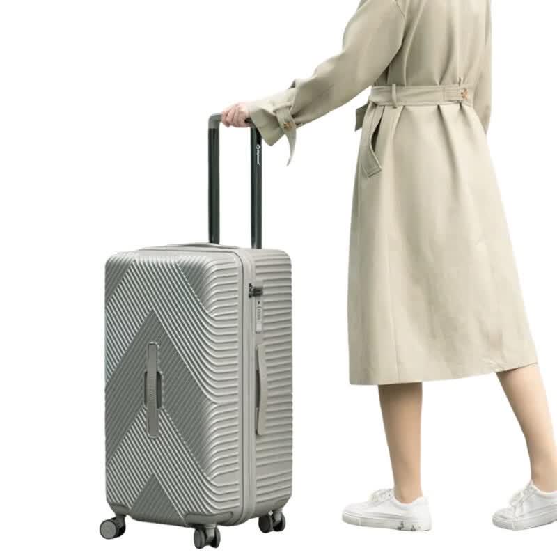 Diplomat DS-1353 Hardside Spinner Suitcase