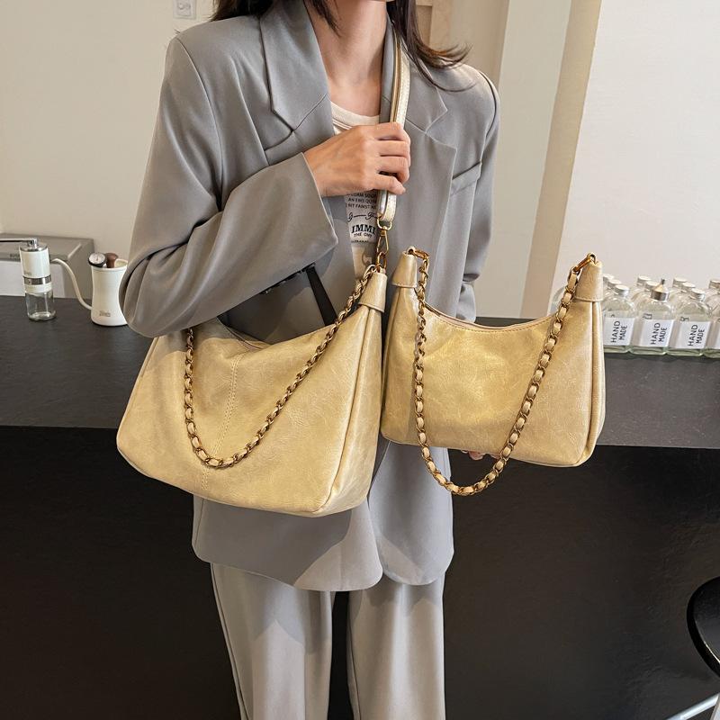 Retro Shoulder Bag 2025 New Fashion Texture PU Women's Bag Simple Solid Color Work Commuter Bag
