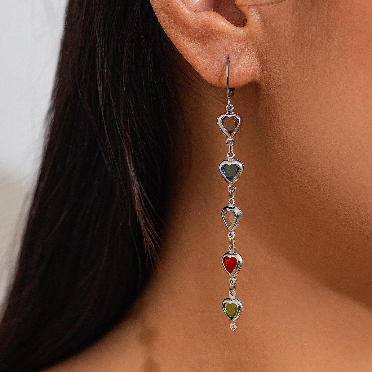 

Ретро персонализированная цепочка на ключицу, квадратное ожерелье с кристаллами цветных бриллиантов, нишевые украшения в стиле дофамин, персиковое сердце Imitation Crystal Chain